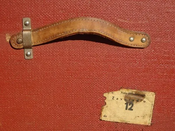 Illustration numéro 4 du produit Ancienne malle cabine