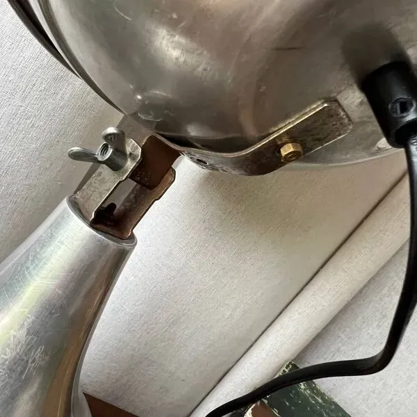 Illustration numéro 4 du produit Lampe indus en alu