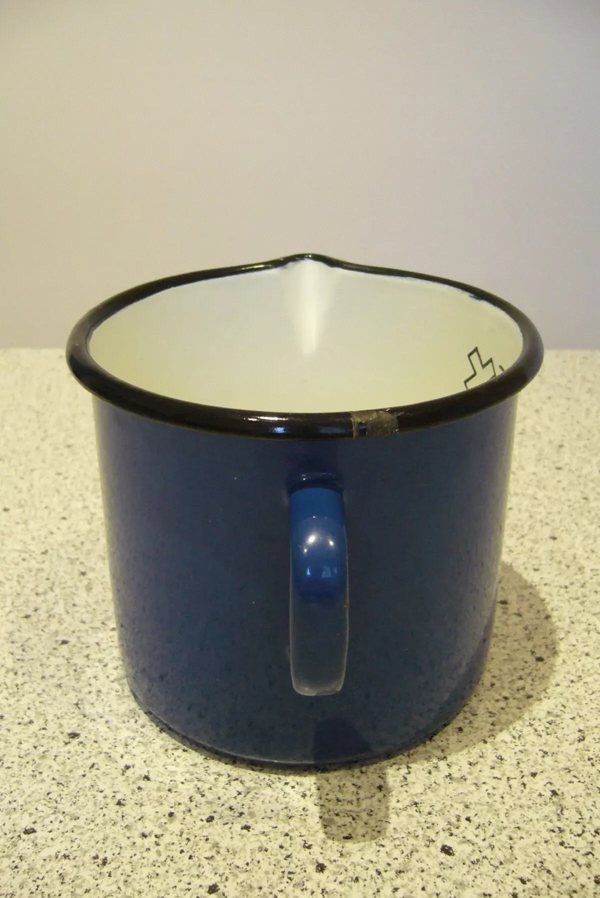 Illustration numéro 4 du produit Broc doseur tôle émaillée