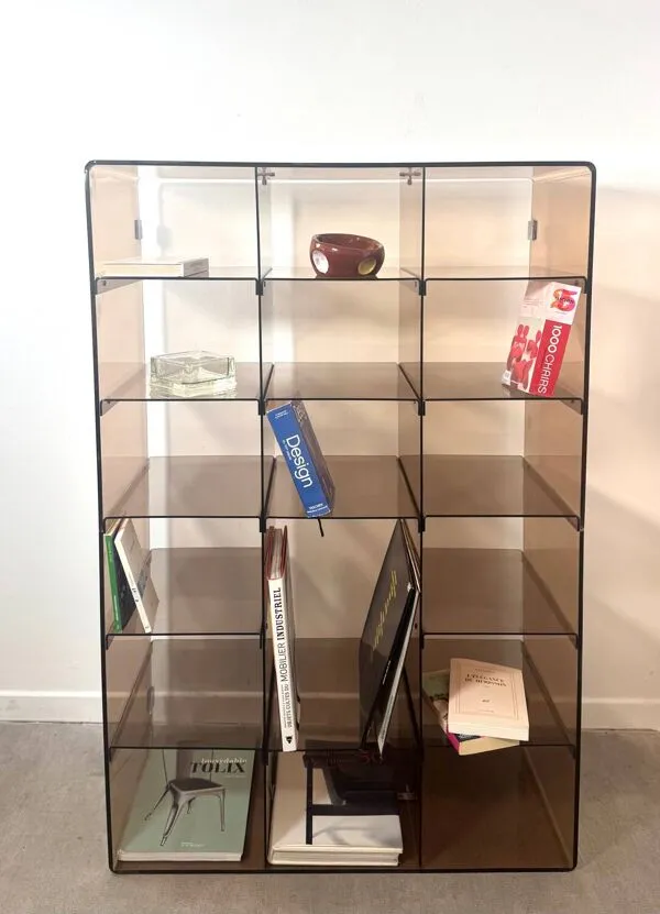 Illustration numéro 4 du produit Rare Bibliothèque 18 Casiers en Plexiglas Fumé - Michel Dimas