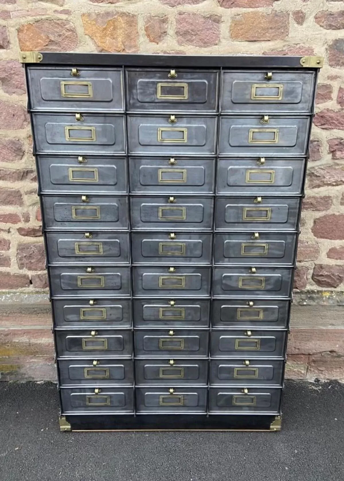 Illustration numéro 4 du produit Meuble d'Archivage industriel 30 clapets Strafor 1920s