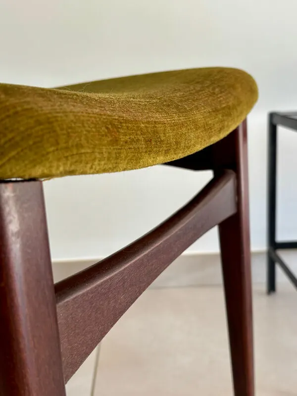 Illustration numéro 4 du produit Chaises vintage en palissandre de style scandinave