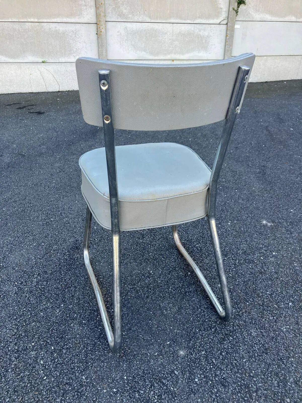 Illustration numéro 4 du produit Chaise Vintage Pullman Sky Gris Industriel