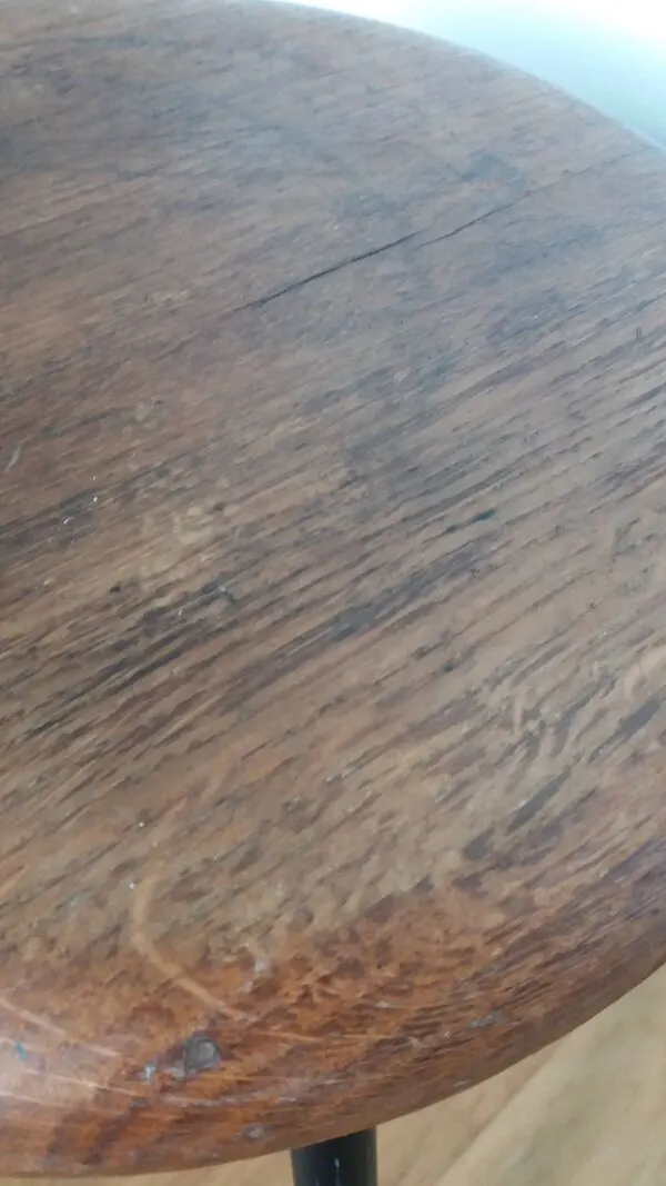 Illustration numéro 4 du produit Tabouret assise bois pieds en métal