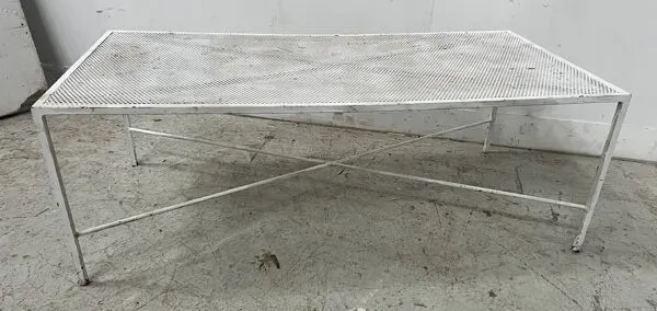 Illustration numéro 4 du produit Table basse en fer forgé peint XX siècle