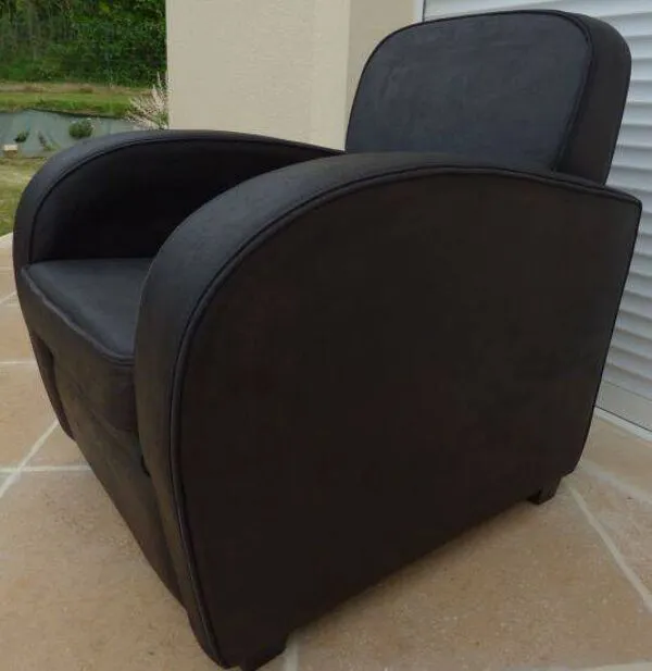 Illustration numéro 4 du produit Fauteuil club en cuir noir gris - Très bon état