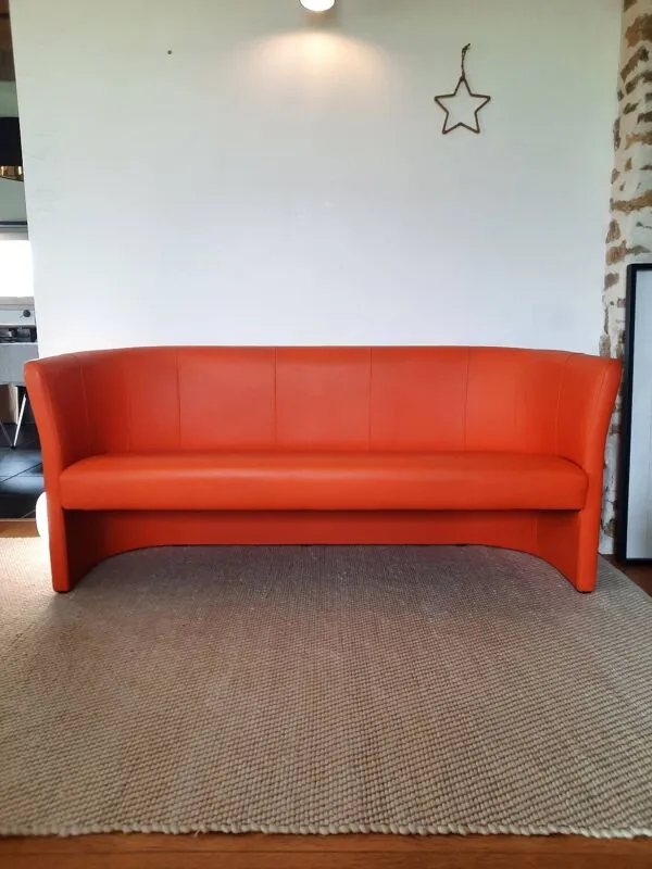 Illustration numéro 4 du produit Canapé vintage incurvé orange