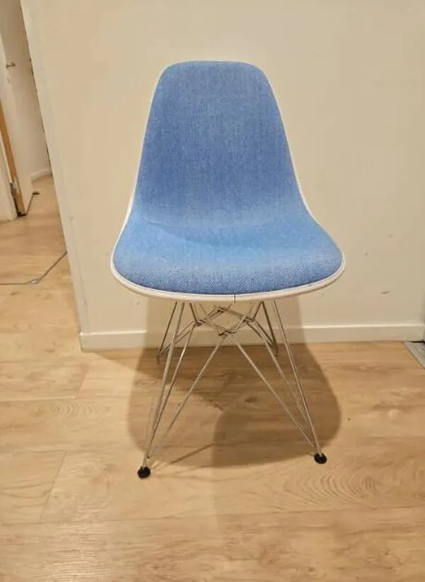 Illustration numéro 4 du produit Chaise de réunion Vitra - Havelock Blue
