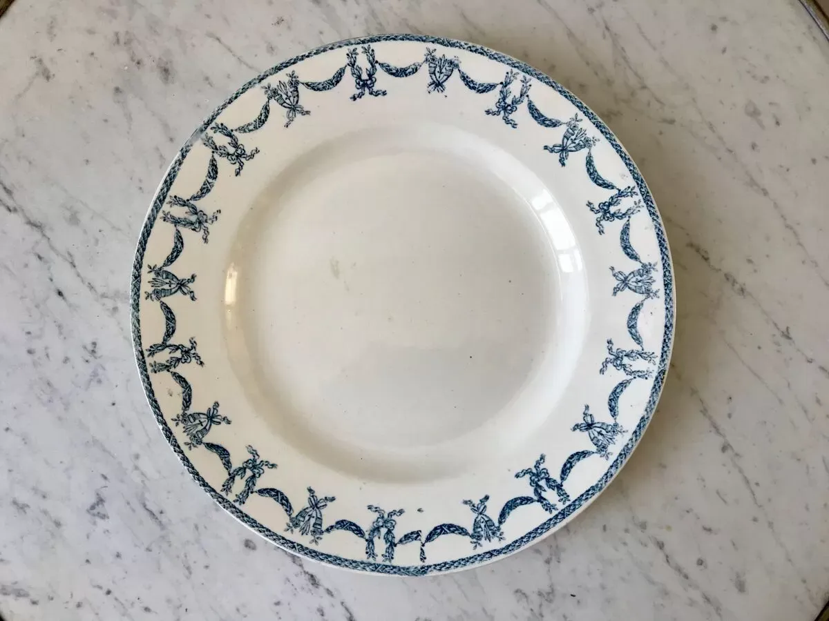 Illustration numéro 4 du produit plat rond en Terre de Fer bleu U&C Digoin Sarreguemines modèle Les Ternes fin XIXème