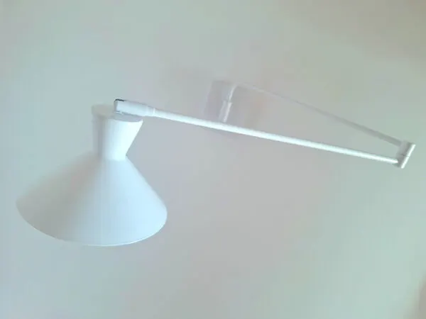Illustration numéro 4 du produit Applique articulée, Voltige AMPM, luminaire design