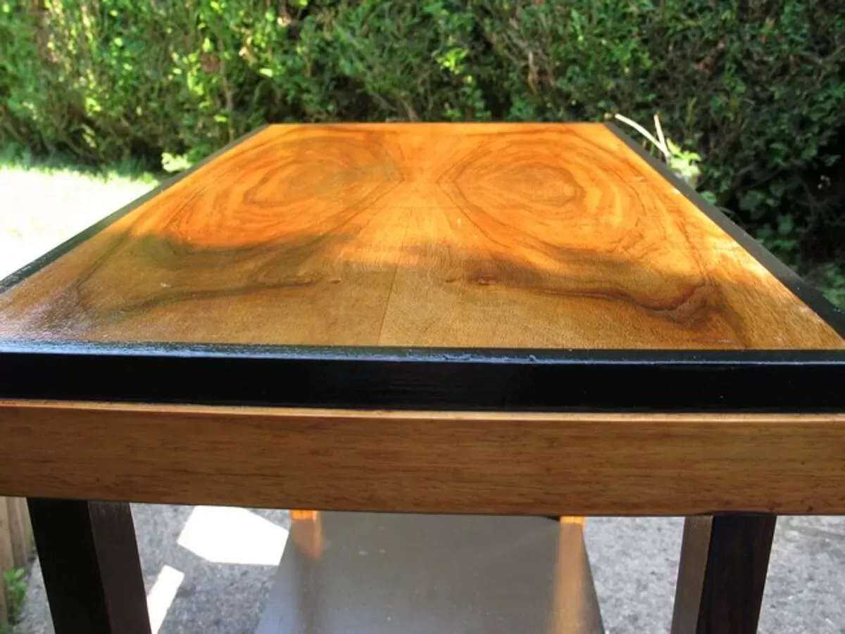 Illustration numéro 4 du produit Table d'appoint