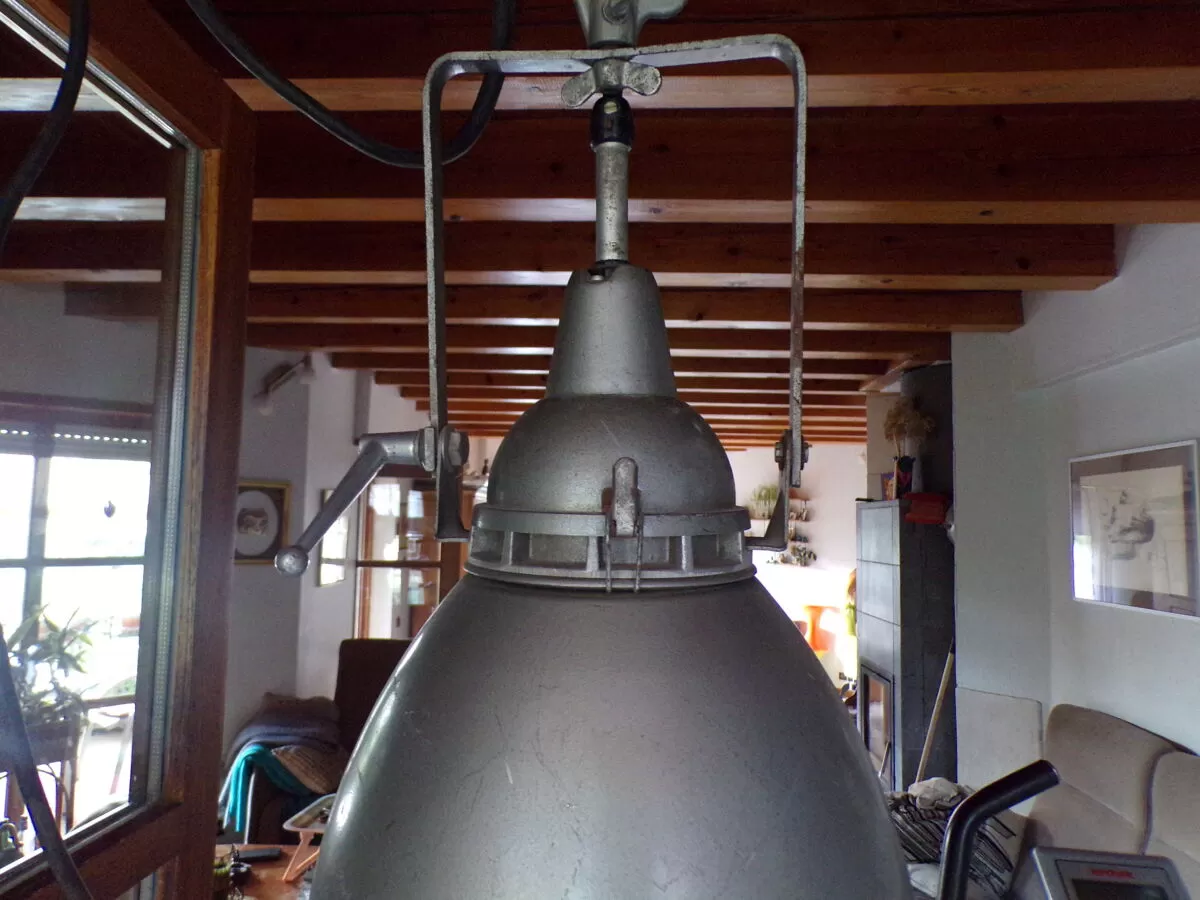 Illustration numéro 4 du produit Suspension lampe industrielle d’atelier