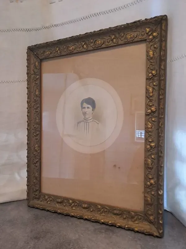 Illustration numéro 4 du produit Cadre photo Portrait Tableau ancêtre Femme Art Nouveau XIX France  Décoration vintage