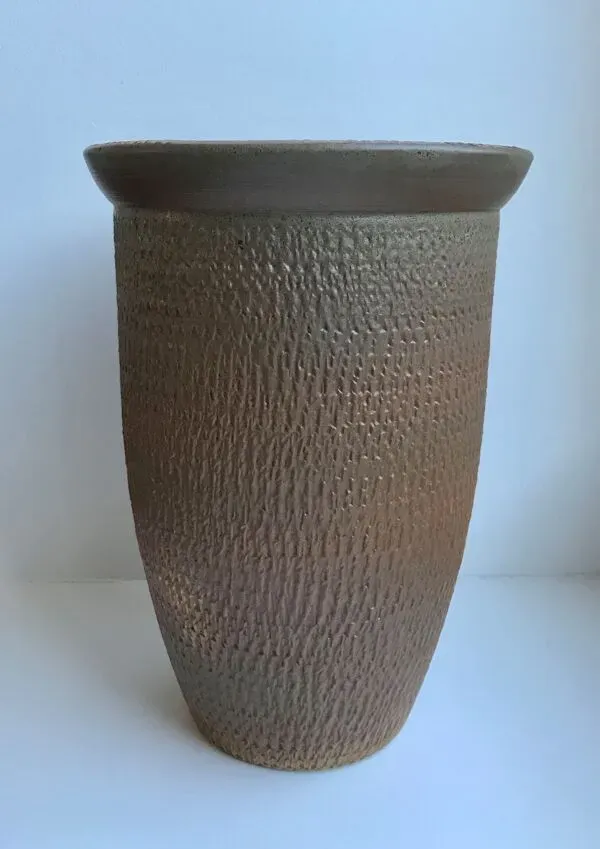 Illustration numéro 4 du produit Vase en céramique signé années 70