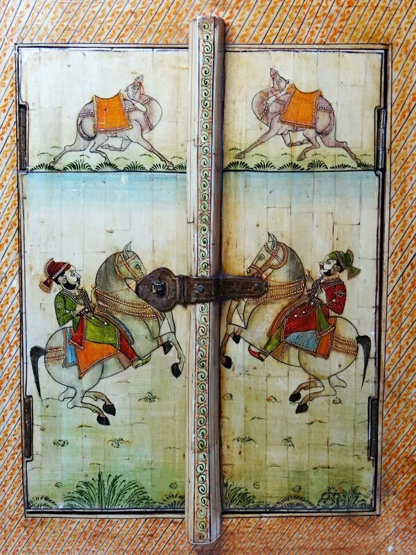 Illustration numéro 4 du produit Miroir fenêtre Rajasthan en os peint main décor cavalier ancien début XXe