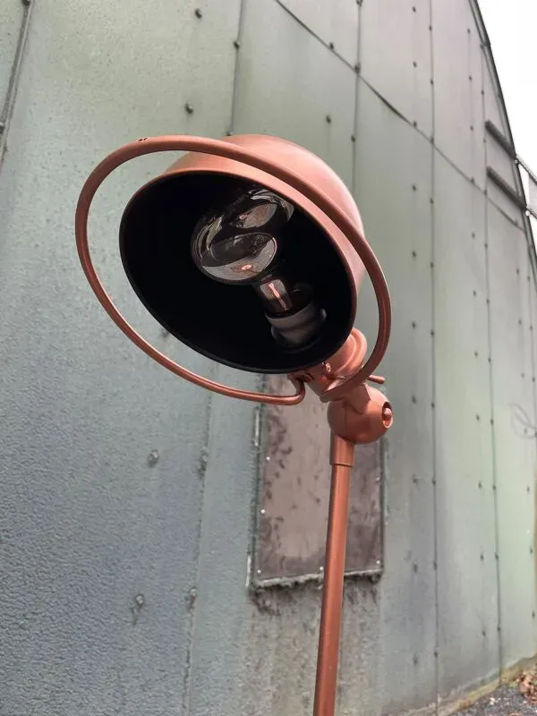 Illustration numéro 4 du produit Lampe jielde refaite à neuf