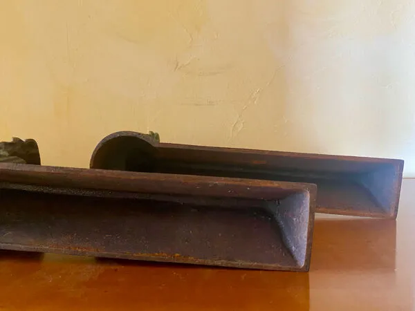 Illustration numéro 4 du produit Paire de chenets en fonte, 1900-1910