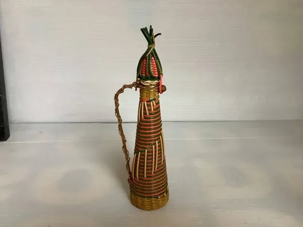 Illustration numéro 4 du produit Mini bouteille décorative multicolore et métal doré