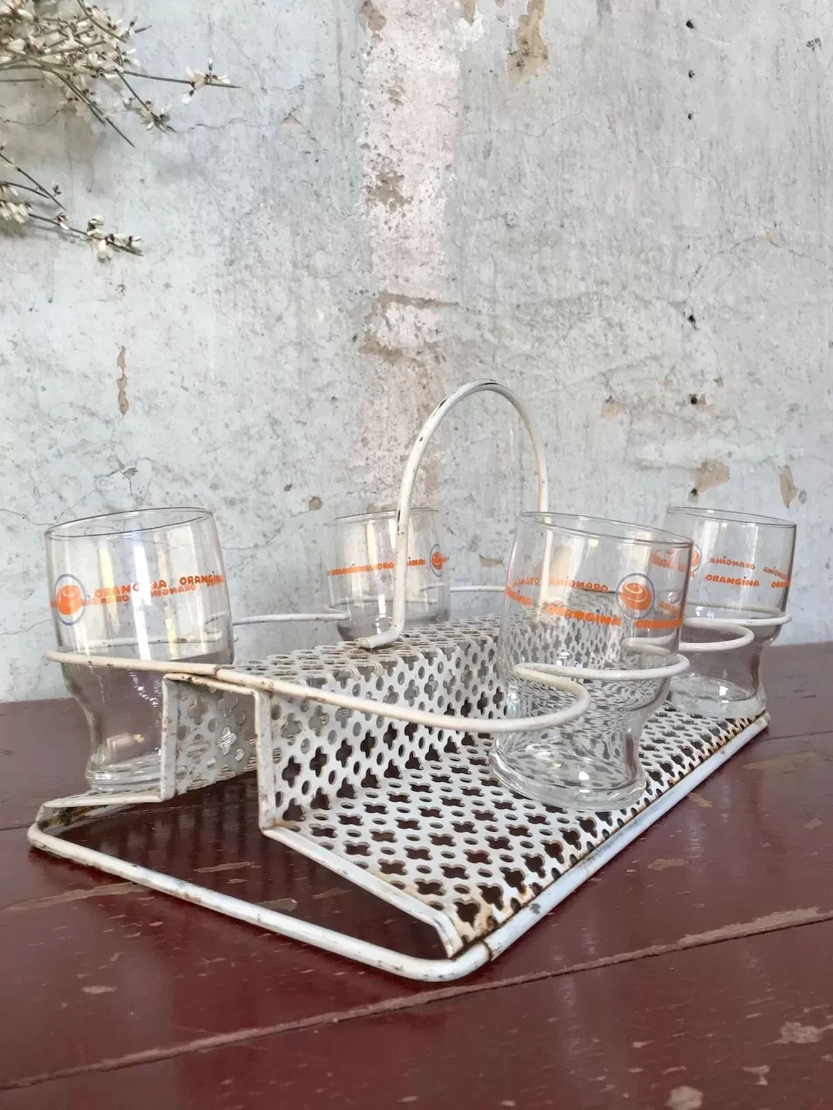 Illustration numéro 4 du produit Panier porte verres en tôle perforée