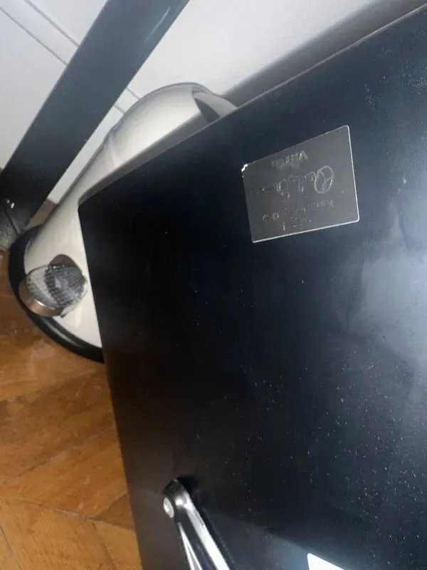 Illustration numéro 4 du produit vitra eames lounge chair white and black