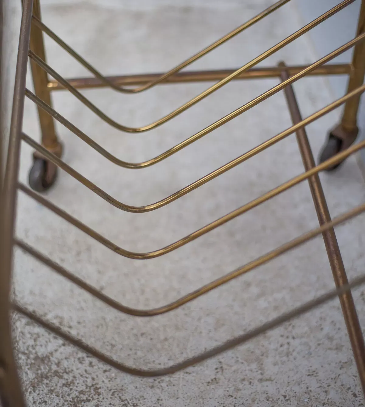 Illustration numéro 4 du produit Desserte vintage, desserte à roulettes