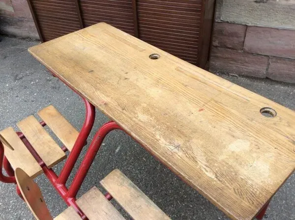 Illustration numéro 4 du produit Pupitre d'écolier vintage