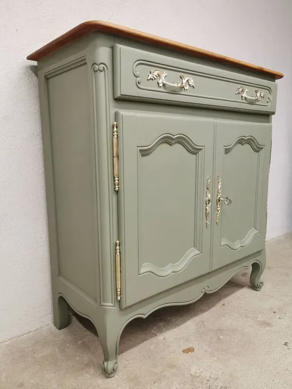 Illustration numéro 4 du produit Buffet vintage en merisier rénové