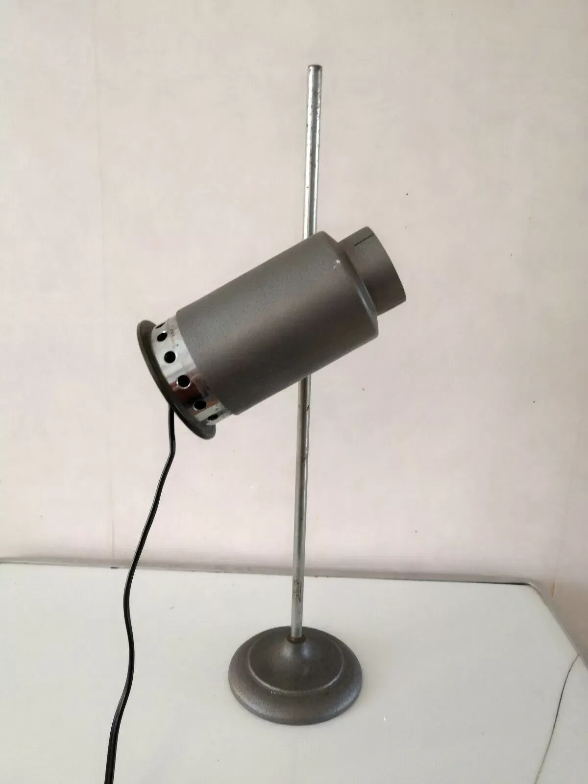 Illustration numéro 4 du produit Lampe industrielle design années 60