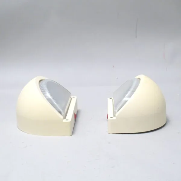 Illustration numéro 4 du produit Paire d’appliques balises Polo Prisma 1980