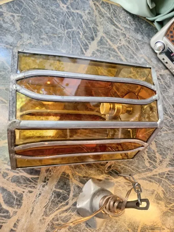 Illustration numéro 4 du produit Suspension en vitrail