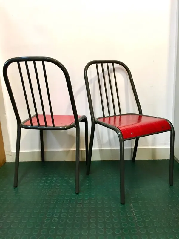 Illustration numéro 4 du produit Paire chaises industrielles vintage
