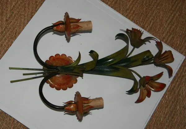 Illustration numéro 4 du produit Paire d’appliques florales vintage style florentin italien  métal