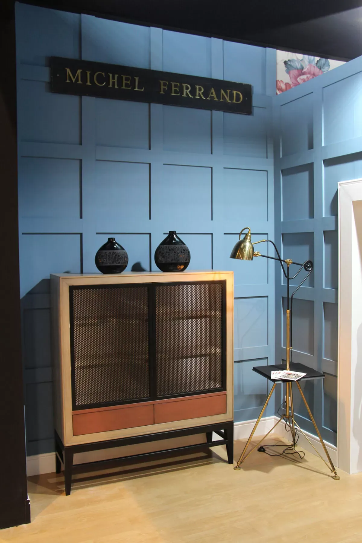 Illustration numéro 4 du produit Vaisselier porte métal