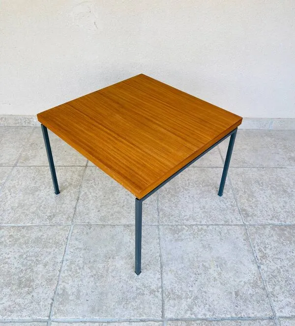 Illustration numéro 4 du produit Table basse vintage en teck 1960
