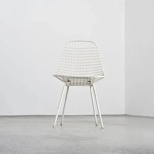 Illustration numéro 4 du produit Lot de 6 chaises ''Bikini'' de Charles & Ray Eames pour Herman Miller, 1951