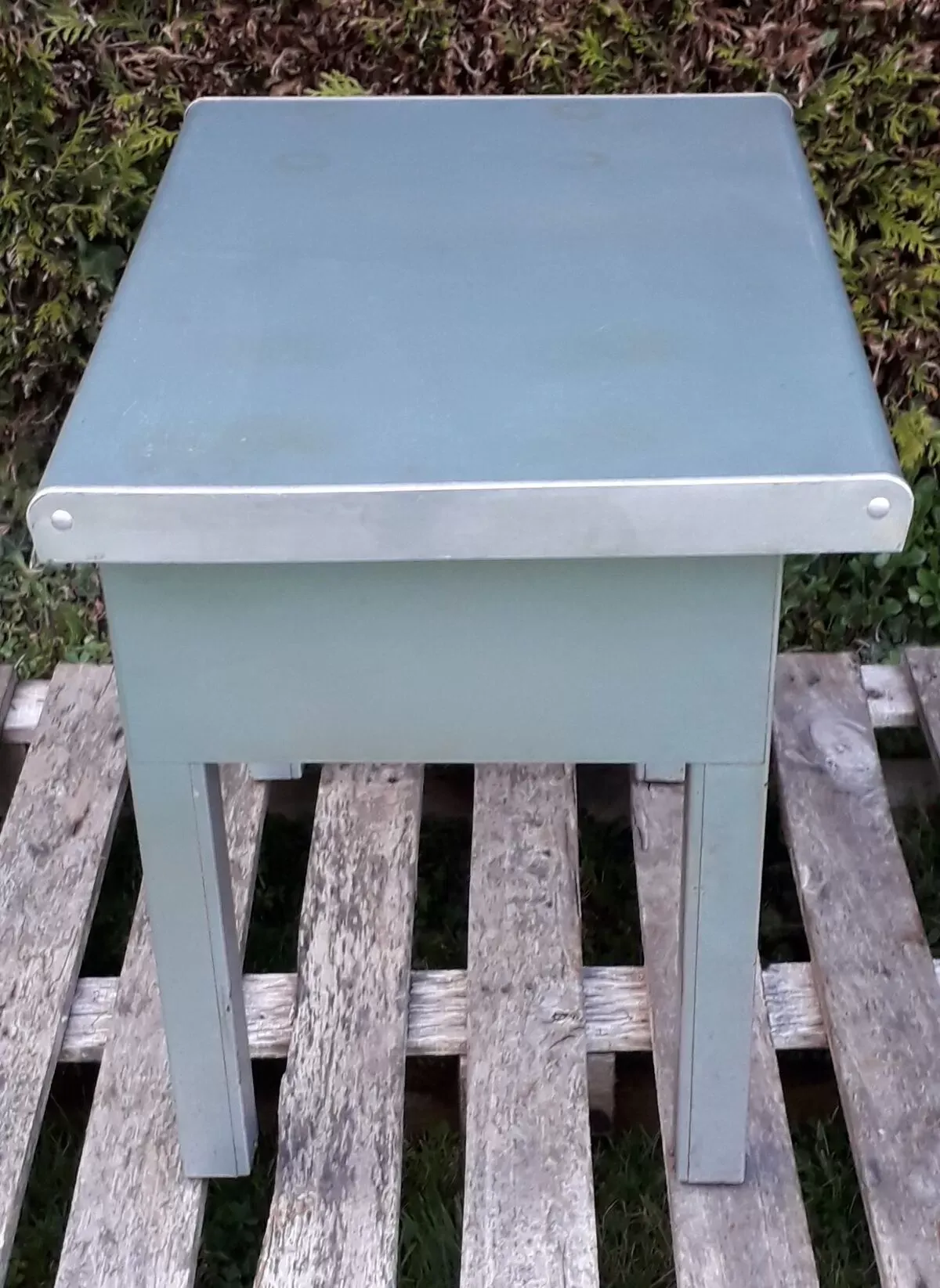 Illustration numéro 4 du produit Table basse industrielle