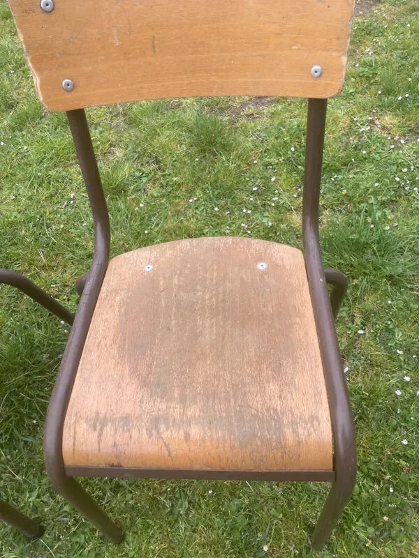 Illustration numéro 4 du produit Chaises d écolier