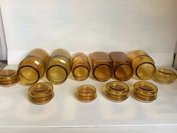 Illustration numéro 4 du produit 6 bonbonnières en verre jaune, années 70