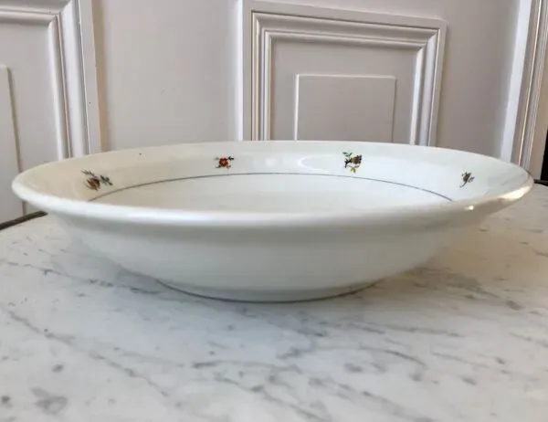 Illustration numéro 4 du produit Plat creux années 50