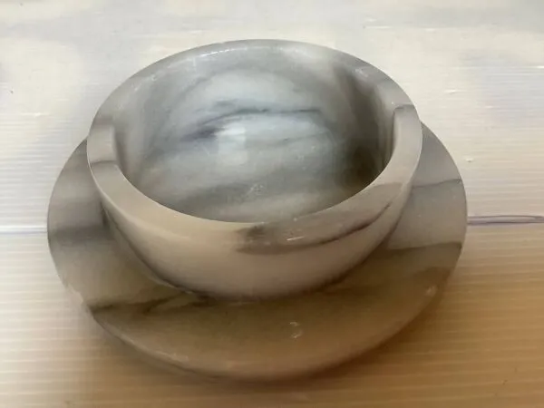 Illustration numéro 4 du produit Vide poche baguier marbre gris blanc