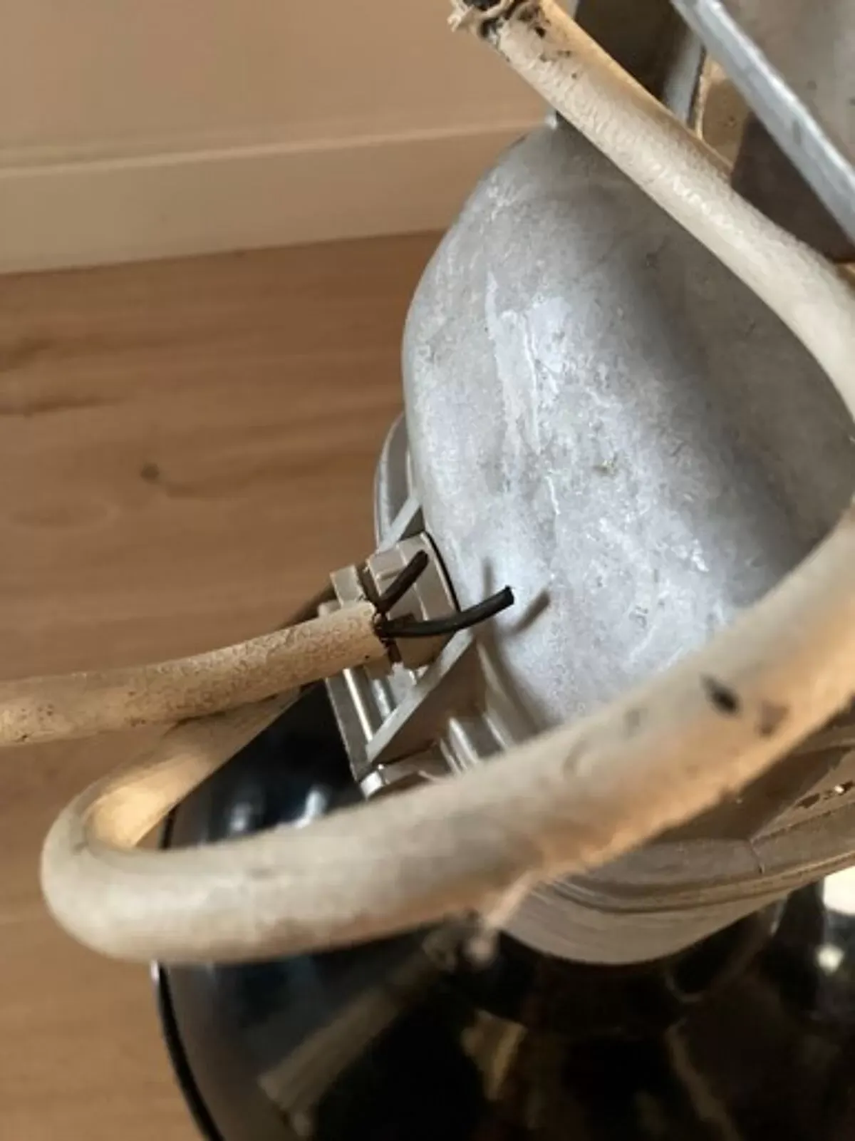 Illustration numéro 4 du produit Suspension industrielle Philips