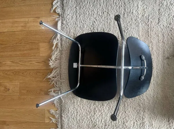 Illustration numéro 4 du produit Fauteuil LCM Eames en frêne noir