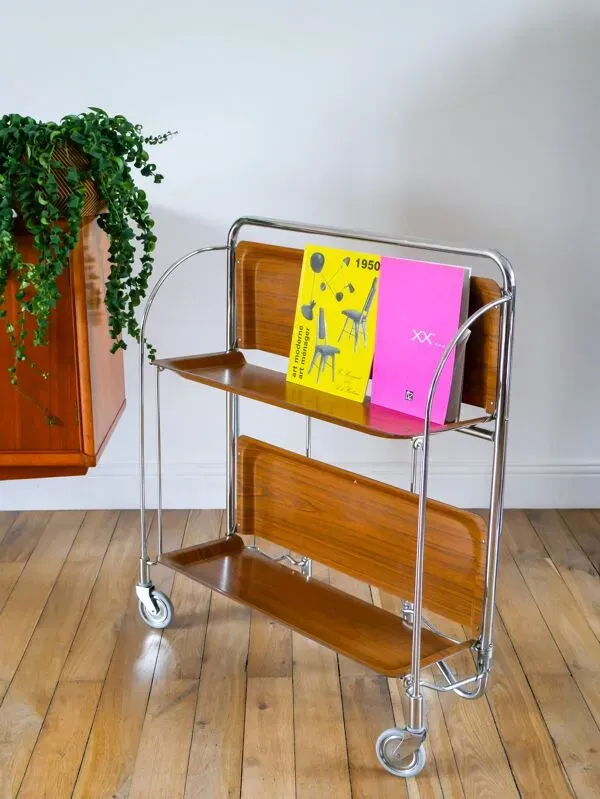 Illustration numéro 4 du produit Desserte roulante en formica et chrome Design, 1970