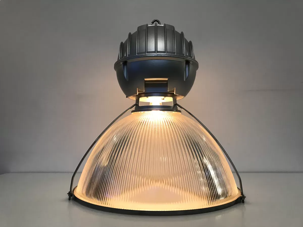 Illustration numéro 4 du produit Lampe suspension holophane verre prismatique grise