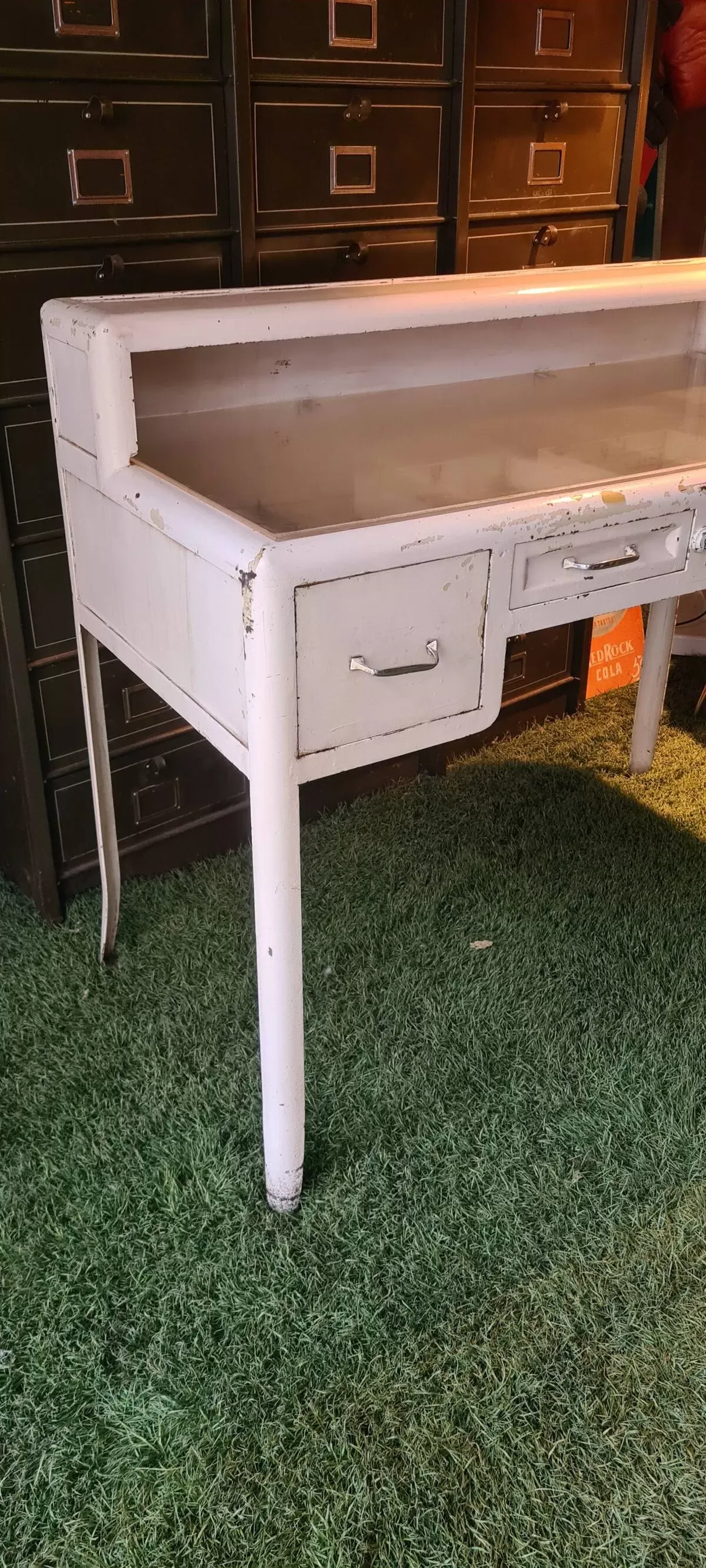 Illustration numéro 4 du produit Bureau de dentiste des années 1930