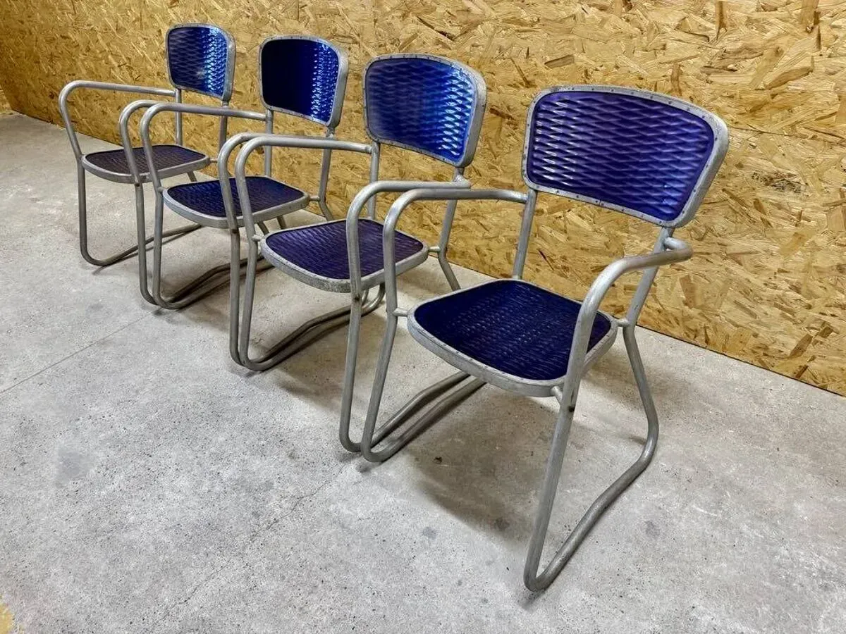 Illustration numéro 4 du produit Série Lot de 4 chaises Fauteuil Gaston Viort