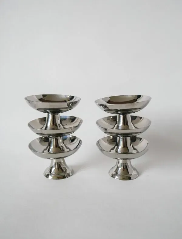 Illustration numéro 4 du produit Lot de 6 coupes à glace en inox, 1970