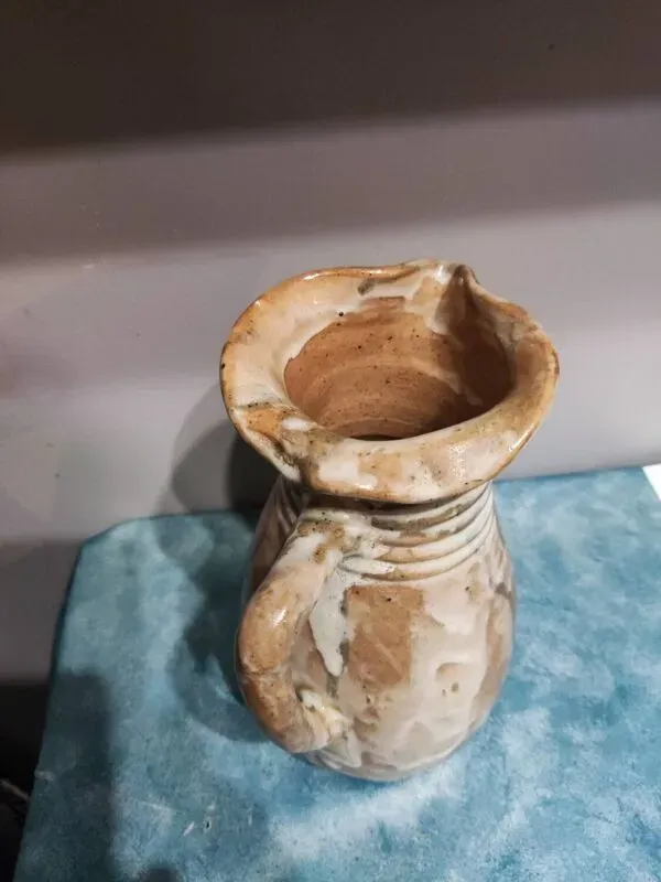 Illustration numéro 4 du produit Pichet signé Eugène Lion