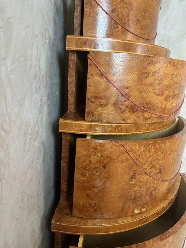 Illustration numéro 4 du produit Meuble de chapelier