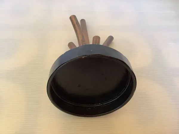 Illustration numéro 4 du produit Pique fleurs en métal et cuivre